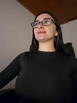 preetypeach online show from 02-02-26, 02:43