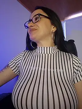 preetypeach online show from 02-10-26, 08:02