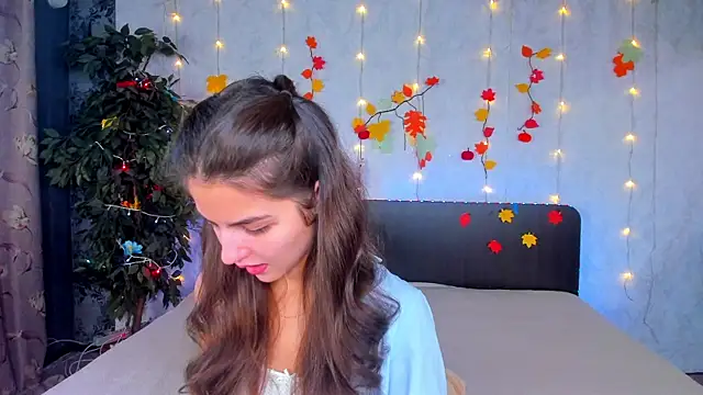 Milana Crystal  online show from 11-18-25, 08:08