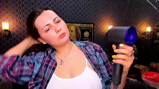 Snapshot of _extraterrestrial_ chatting on 10-17-25, 07:27 extraterrestrial online show from 10-17-25, 07:27