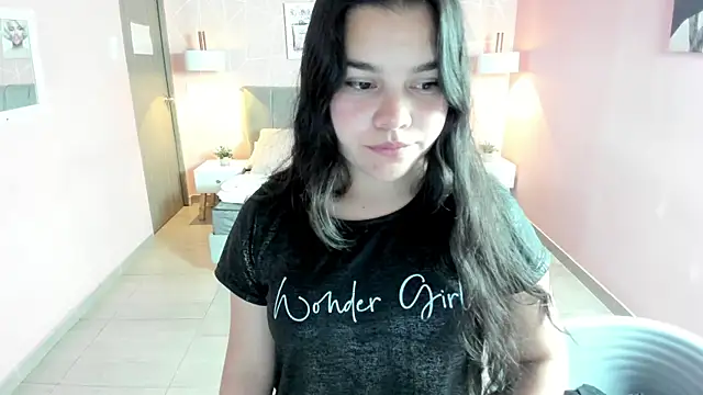 Snapshot of zara__sweet chatting on 01-27-25, 01:19 zara sweet online show from 01-27-25, 01:19
