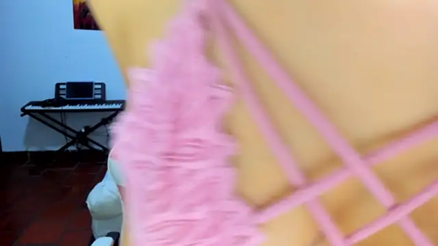 jessi and boy online show from 11-22-25, 07:24