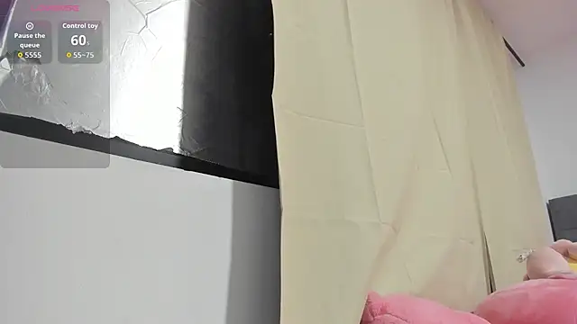 Kylie2211 online show from 04-25-26, 01:52