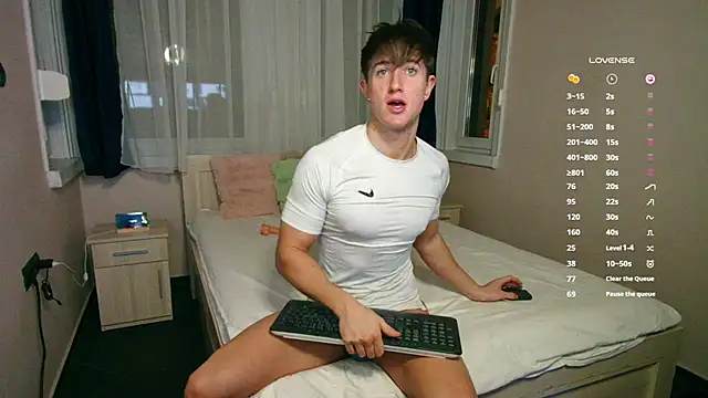 Snapshot of ChristianLevine_ chatting on 11-21-25, 04:38 ChristianLevine online show from 11-21-25, 04:38