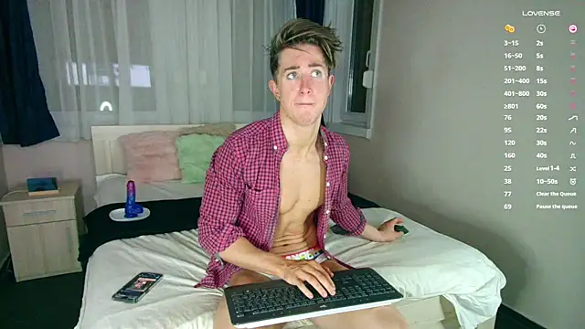 Snapshot of ChristianLevine_ chatting on 11-26-25, 03:13 ChristianLevine online show from 11-26-25, 03:13