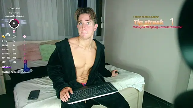 Snapshot of ChristianLevine_ chatting on 11-28-25, 06:21 ChristianLevine online show from 11-28-25, 06:21