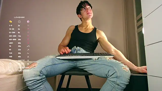 Snapshot of ChristianLevine_ chatting on 12-16-25, 05:23 ChristianLevine online show from 12-16-25, 05:23