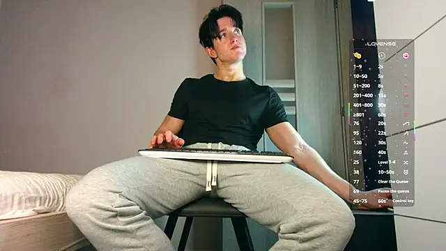 ChristianLevine  online show from 12-20-25, 03:19