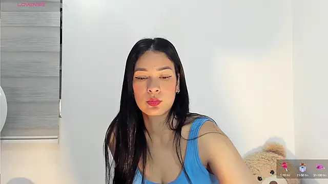 bella hadid1  online show from 11-15-25, 05:31