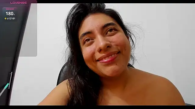 Snapshot of miss_eylens chatting on 09-30-25, 05:01 miss eylens online show from 09-30-25, 05:01