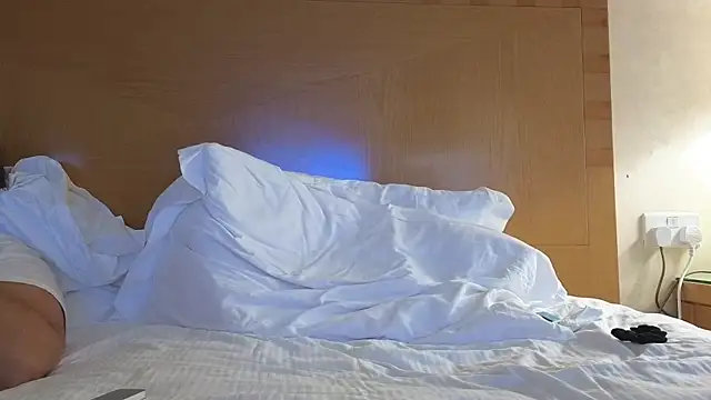 Mr-and-Mrs-Smith online show from 02-24-25, 06:26