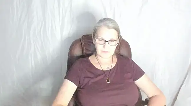 irinamaux online show from 02-23-25, 08:22