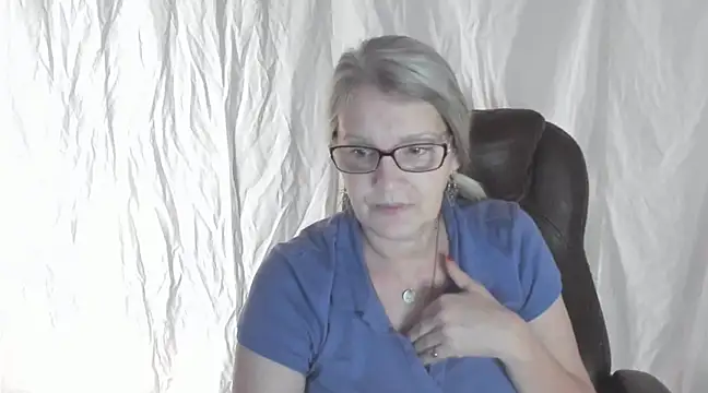 irinamaux online show from 02-25-25, 07:42