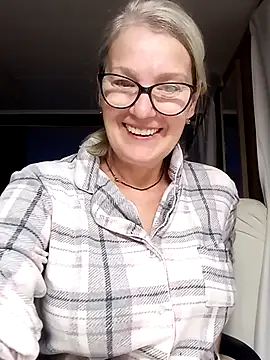 irinamaux online show from 10-25-25, 04:31