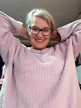 irinamaux online show from 04-25-26, 01:41