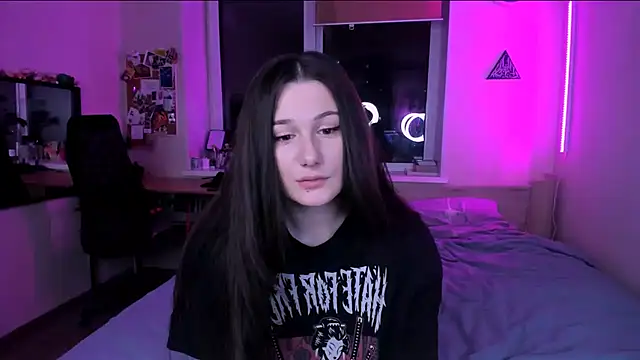 Snapshot of nostripchat chatting on 11-18-25, 04:00 nostripchat online show from 11-18-25, 04:00