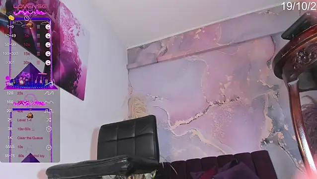 VALERIAQUEENTS online show from 10-19-25, 01:23