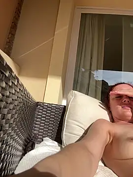 LexyGold online show from 12-18-25, 01:50