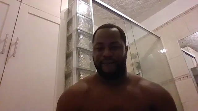 Snapshot of Bighood_T chatting on 06-03-26, 04:15 Bighood T online show from 06-03-26, 04:15