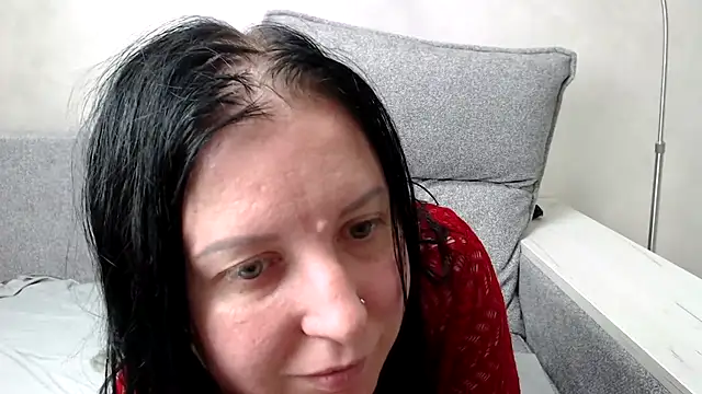 Snapshot of Longhairgirl chatting on 10-20-25, 04:29 Longhairgirl online show from 10-20-25, 04:29
