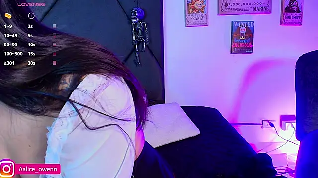 Aliceowenn online show from 10-25-25, 09:09