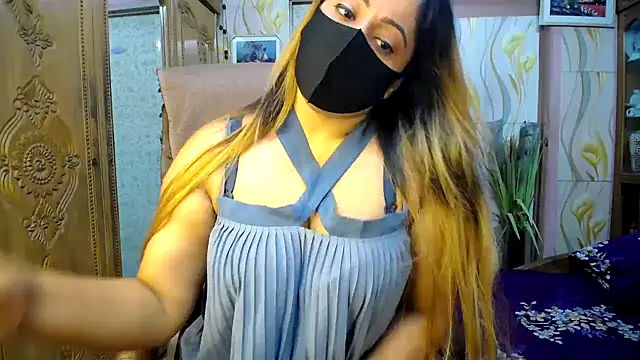 Snapshot of SohanaSabaSexy chatting on 10-29-25, 08:27 SohanaSabaSexy online show from 10-29-25, 08:27