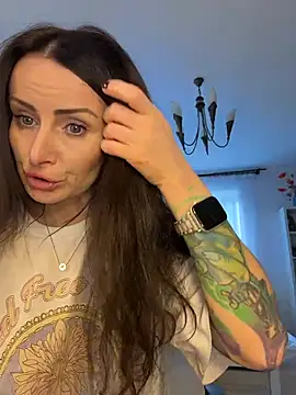 Snapshot of _AHHA_ chatting on 10-24-25, 08:11 AHHA online show from 10-24-25, 08:11