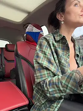 Snapshot of _AHHA_ chatting on 11-14-25, 10:25 AHHA online show from 11-14-25, 10:25