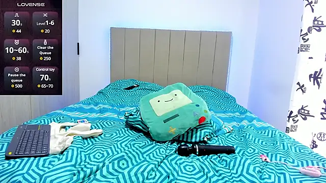 Snapshot of Samyq8 chatting on 12-23-24, 09:40 Samyq8 online show from 12-23-24, 09:40