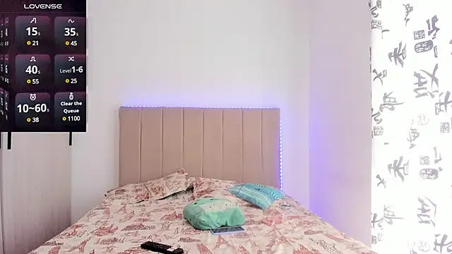 Snapshot of Samyq8 chatting on 03-21-25, 07:13 Samyq8 online show from 03-21-25, 07:13