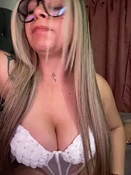 CristalGmez online show from 09-19-25, 02:13