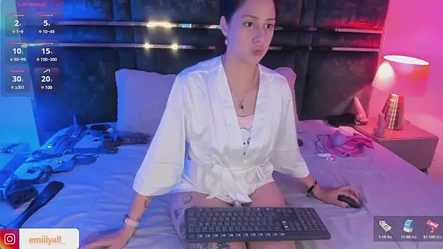 EmilyAllen  online show from 02-27-25, 05:24