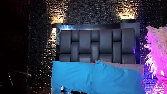 Julieta Coopeer  online show from 12-05-25, 10:46