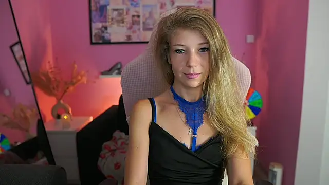 Snapshot of missicute chatting on 09-10-25, 06:41 missicute online show from 09-10-25, 06:41