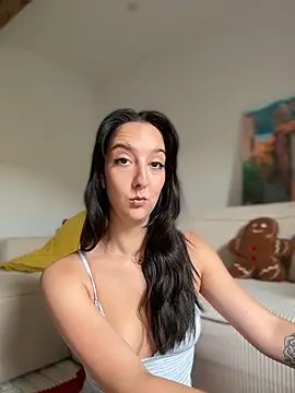 Snapshot of _Juliette chatting on 05-14-26, 12:45 Juliette online show from 05-14-26, 12:45