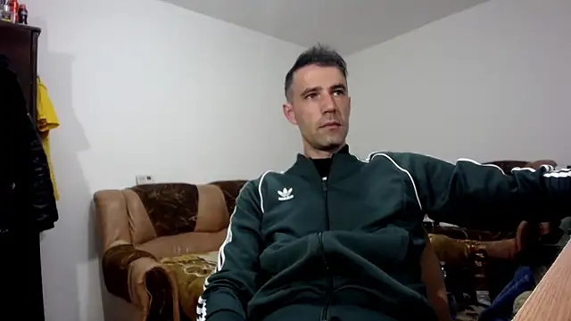 I like older menn online show from 03-25-26, 06:19