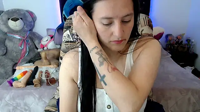 Snapshot of Lorenahot_06 chatting on 02-21-26, 05:36 Lorenahot 06 online show from 02-21-26, 05:36