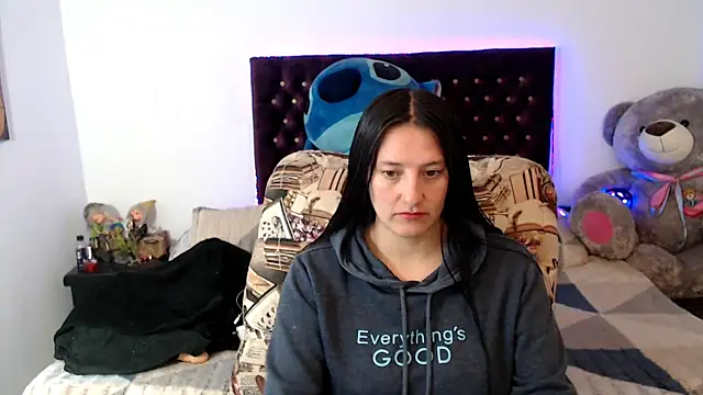 Snapshot of Lorenahot_06 chatting on 03-18-26, 06:00 Lorenahot 06 online show from 03-18-26, 06:00