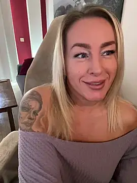 Snapshot of ChristyAdair chatting on 01-10-25, 02:55 ChristyAdair online show from 01-10-25, 02:55