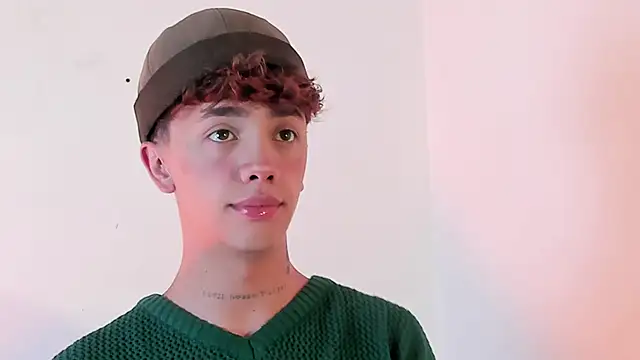 Snapshot of Tomy_Rox chatting on 11-08-25, 08:29 Tomy Rox online show from 11-08-25, 08:29