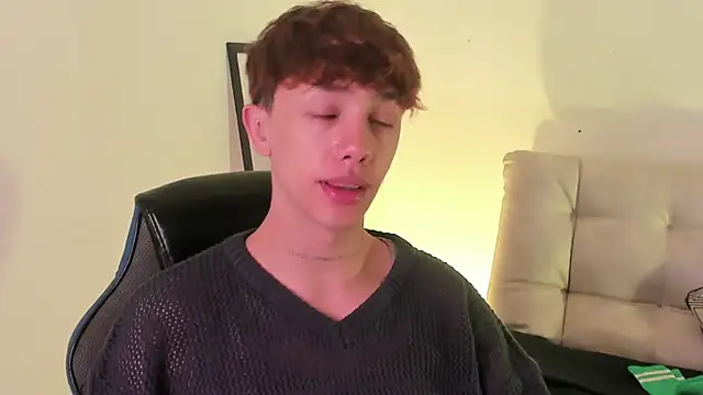 Snapshot of Tomy_Rox chatting on 11-18-25, 08:35 Tomy Rox online show from 11-18-25, 08:35