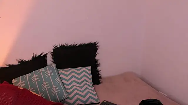 Snapshot of Tomy_Rox chatting on 12-13-25, 08:58 Tomy Rox online show from 12-13-25, 08:58