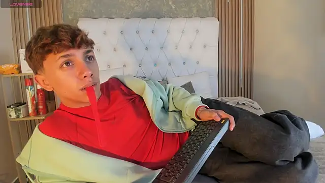 Tomy Rox online show from 04-24-26, 07:49