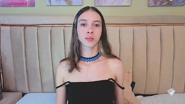 sophiia grey 1 online show from 10-25-25, 10:15