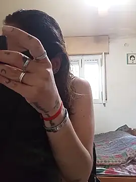 Snapshot of Zorrita_Fox chatting on 11-17-25, 05:30 Zorrita Fox online show from 11-17-25, 05:30