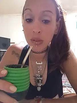 Snapshot of Zorrita_Fox chatting on 12-23-25, 01:14 Zorrita Fox online show from 12-23-25, 01:14