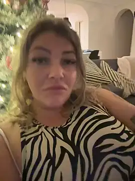 Snapshot of GabyHofstede chatting on 12-18-24, 08:47 GabyHofstede online show from 12-18-24, 08:47