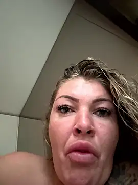 Snapshot of GabyHofstede chatting on 01-11-26, 06:18 GabyHofstede online show from 01-11-26, 06:18