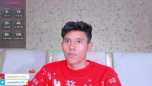 Snapshot of Angel_esteban_fx chatting on 01-23-25, 10:22 Angel esteban fx online show from 01-23-25, 10:22