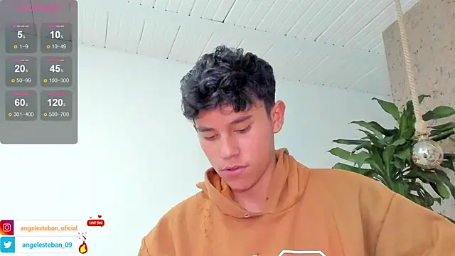 Snapshot of Angel_esteban_fx chatting on 01-28-25, 07:00 Angel esteban fx online show from 01-28-25, 07:00